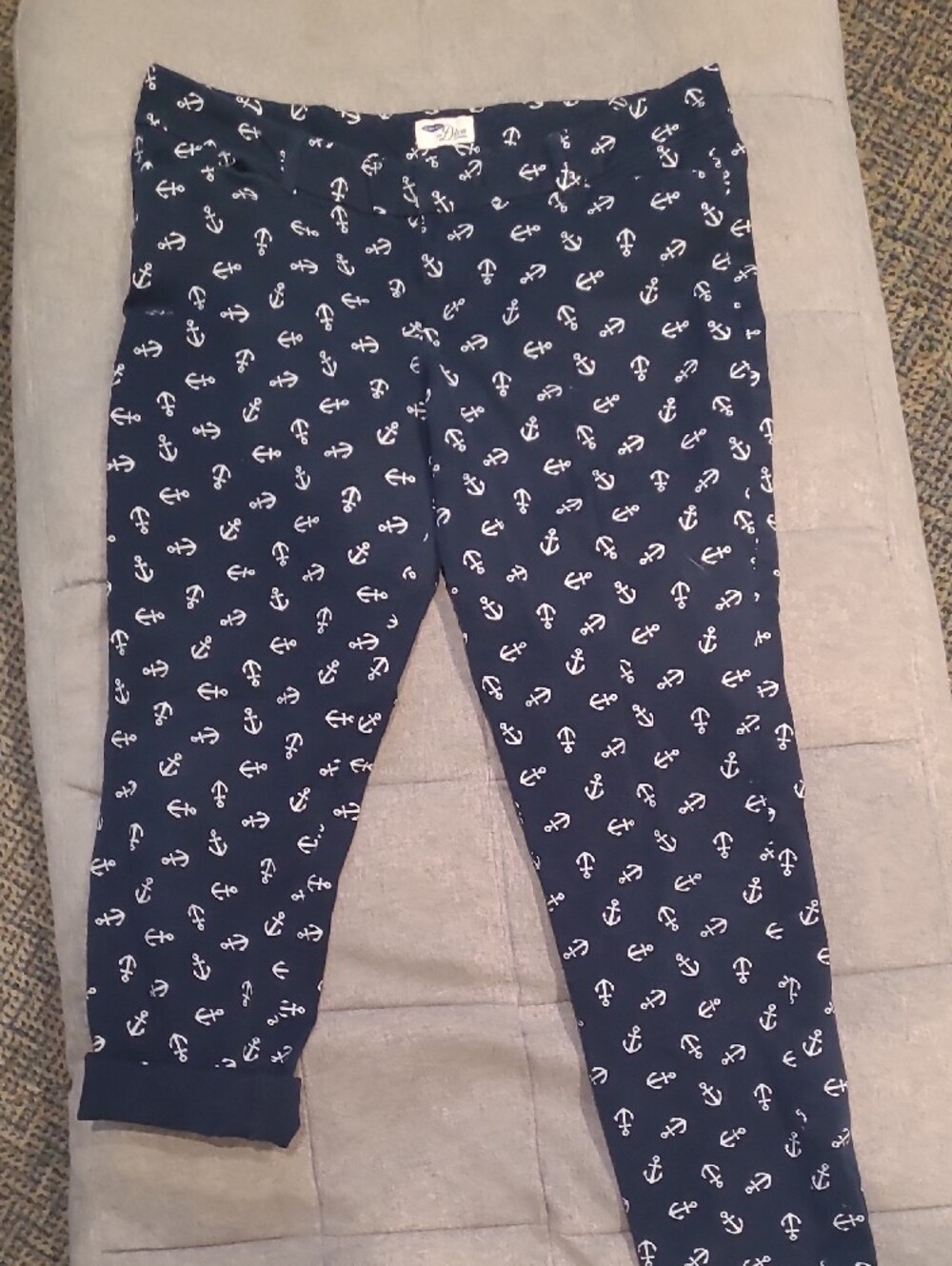 Old Navy Navy Anchor Print Capris